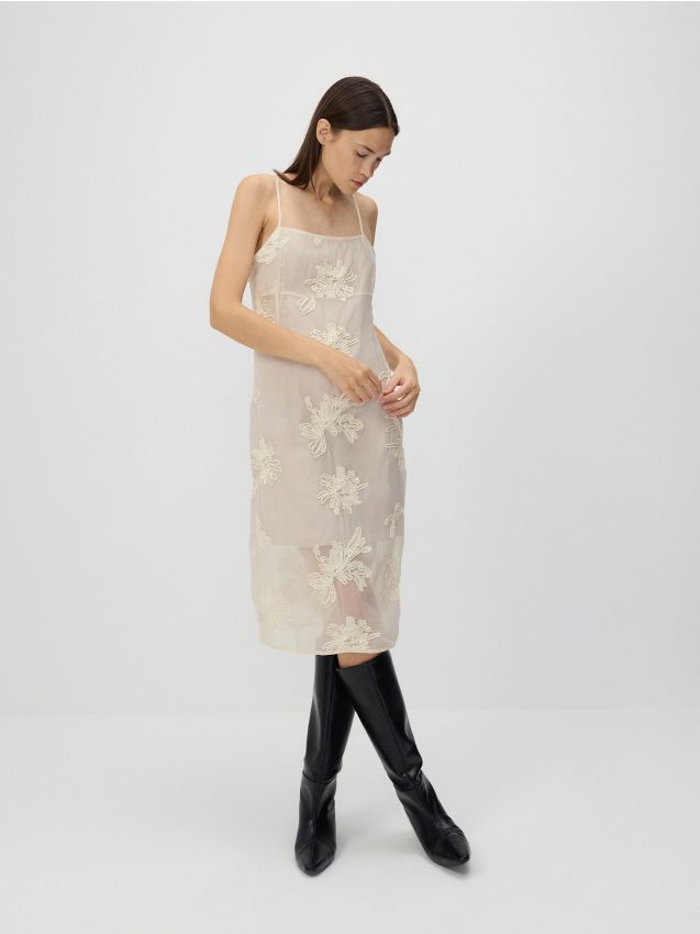 Jurk met decoratief borduursel - RESERVED