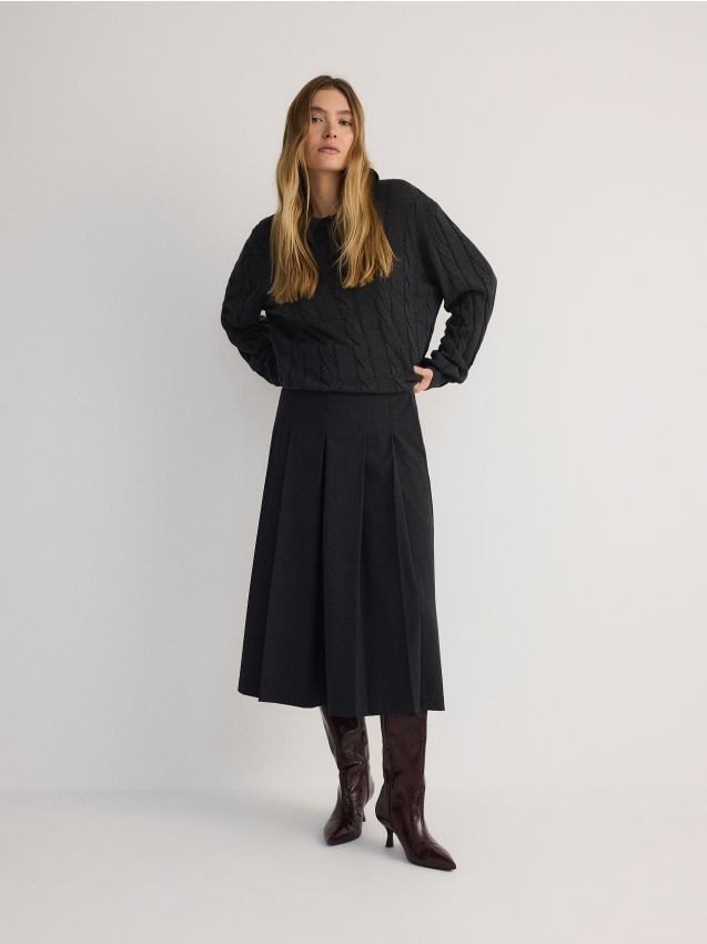 MEN`S SWEATER - RESERVED