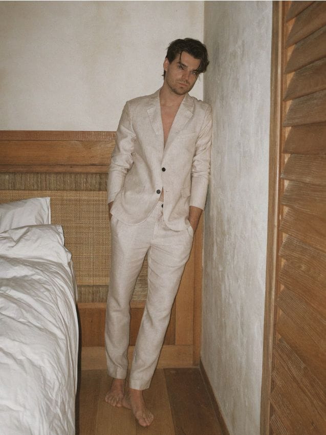 Slim fit linen blazer - RESERVED