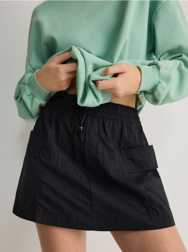 Reserved - pantaloni scurți din țesătură tehnică - negru