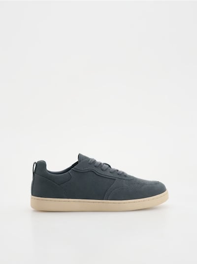 Sneaker aus Wildleder