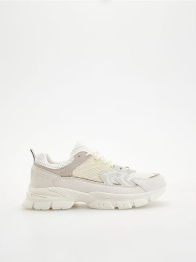 Sportsneakers