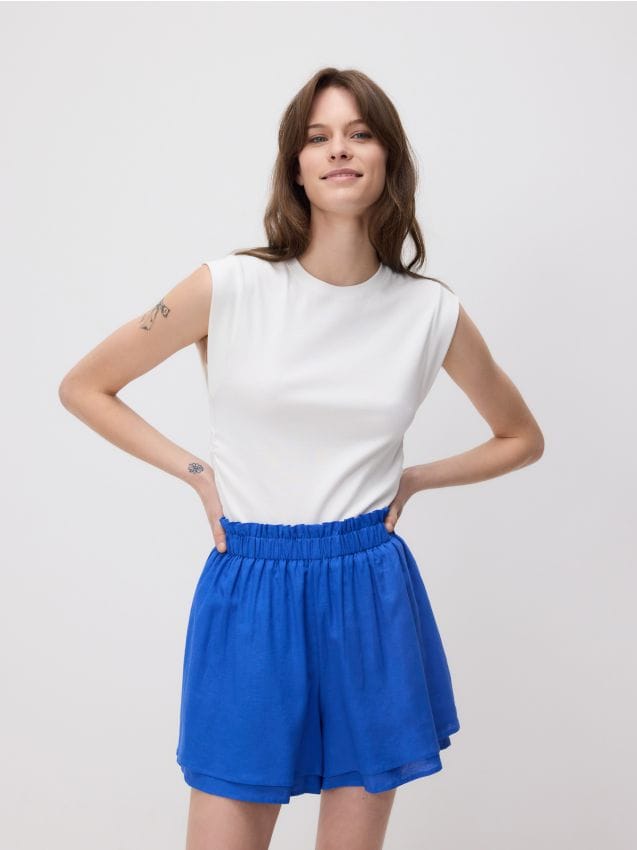 LADIES` SHORTS - RESERVED