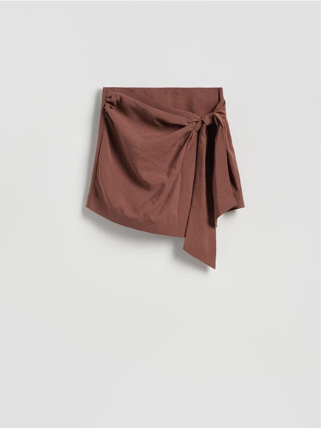 LADIES` SHORTS - RESERVED
