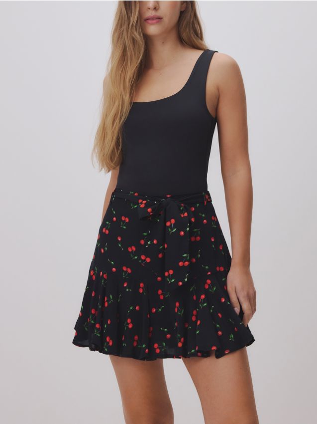 LADIES` SHORTS - RESERVED
