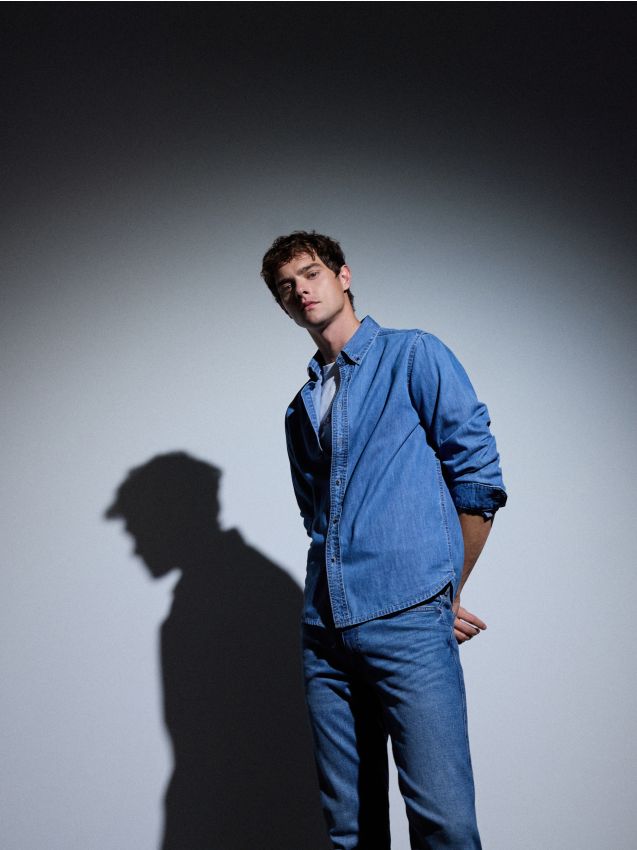 Jeans i slim fit med afvasket look - RESERVED