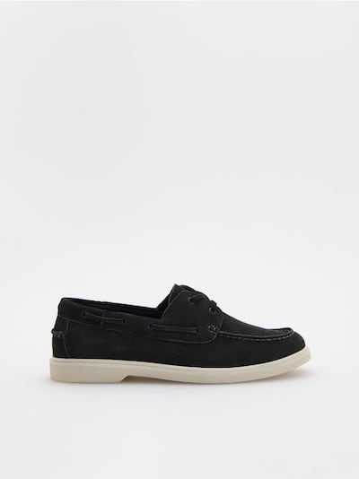 Zamszowe loafersy
