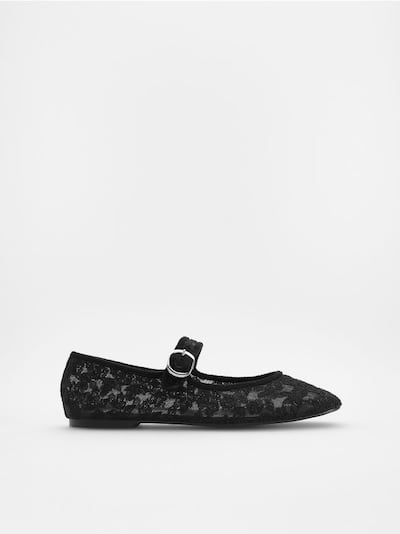 Mesh-Ballerinas mit Riemen