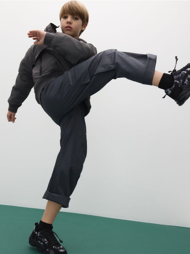 Cargo trousers with pockets - RESERVED