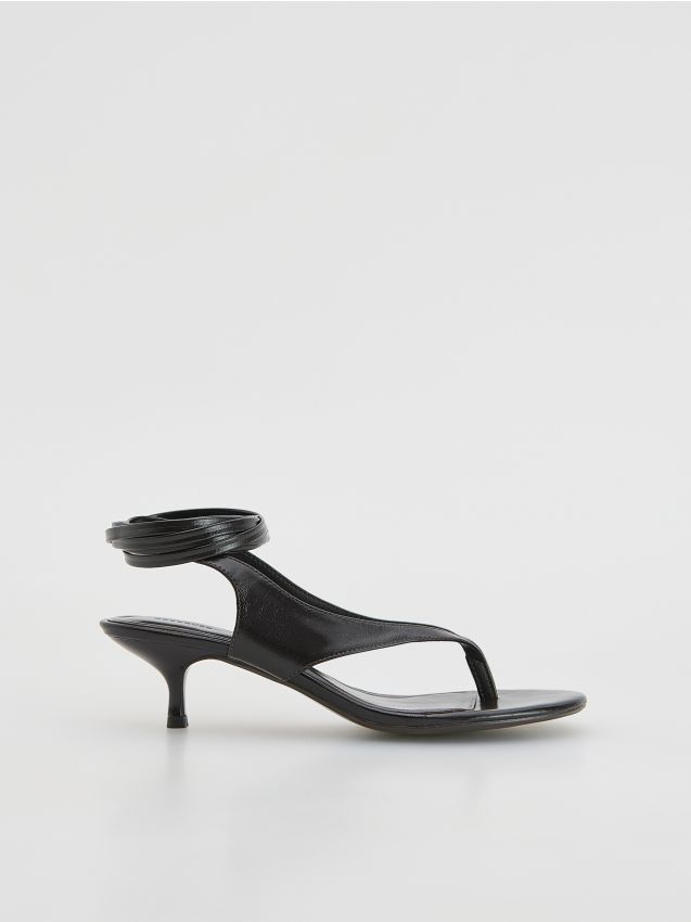 Sandalen met enkelveters - RESERVED