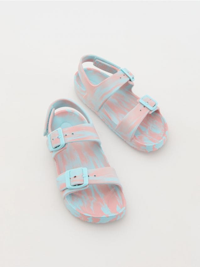 Lätta sandaler med kardborreband - RESERVED