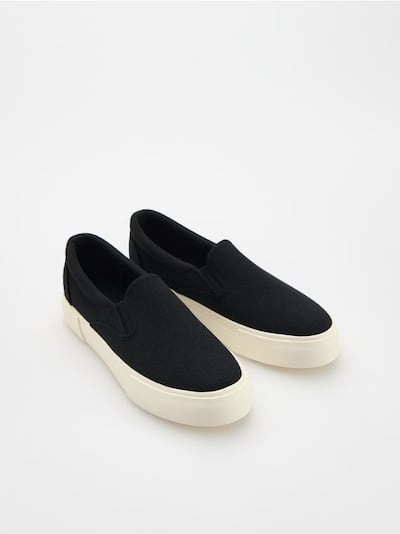 Klassische Sportschuhe