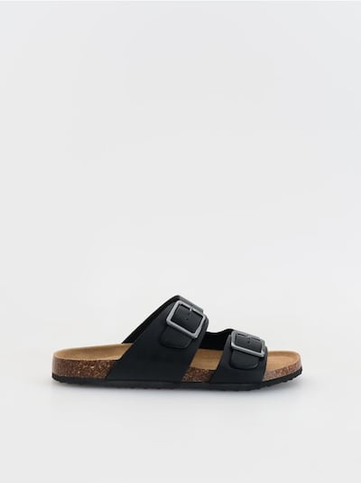 Sandals with buckle