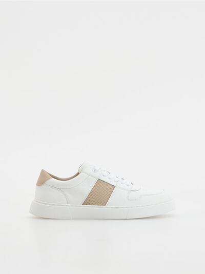 Sneakers met een hoog leergehalte