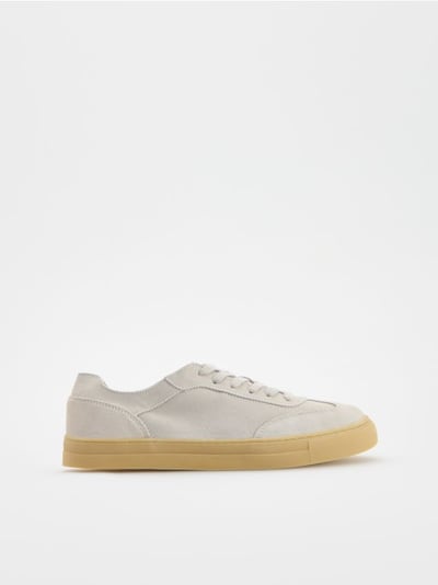 Zamszowe sneakersy