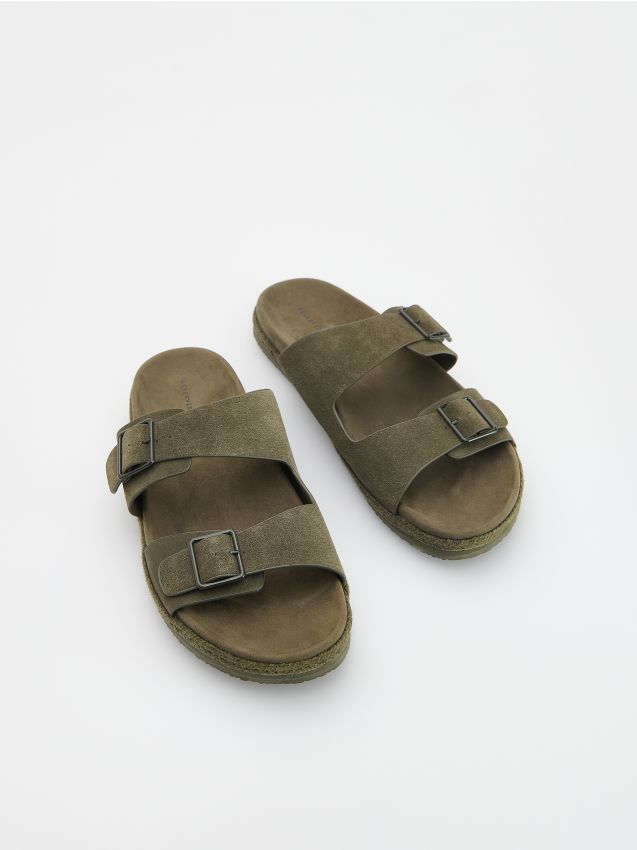 Slippers met een hoog leergehalte - RESERVED