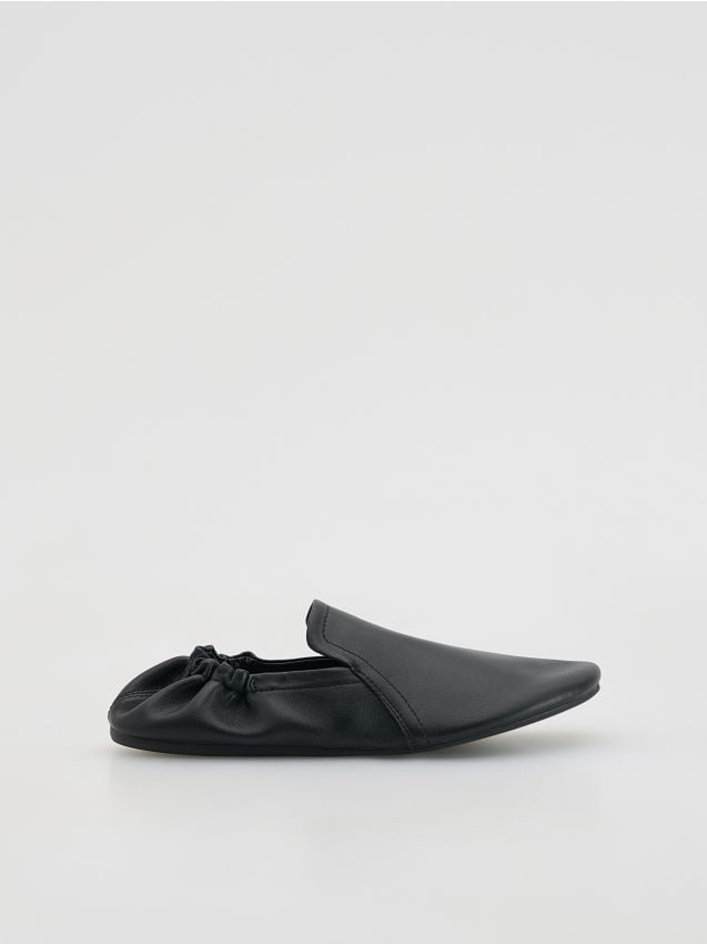 Ballerines en cuir - RESERVED
