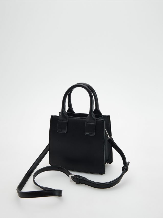 Schwarze Tasche mit Anhänger Farbe schwarz - RESERVED - ZL956-99X