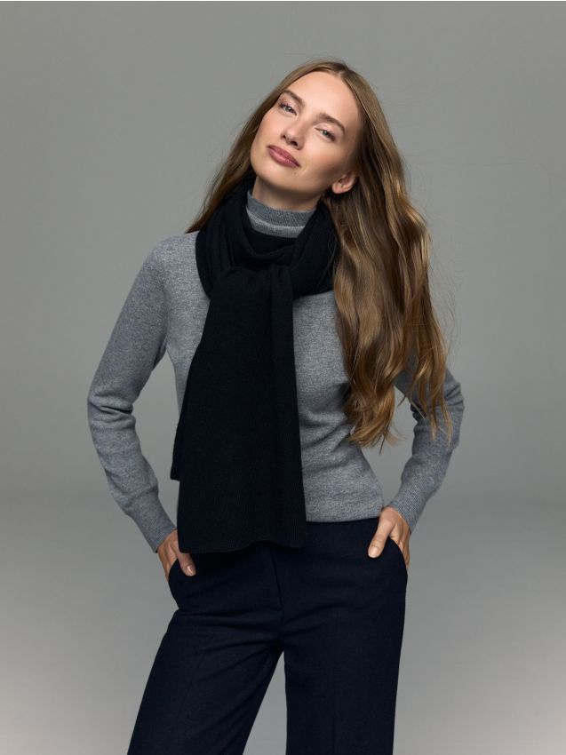 LADIES` SCARF - RESERVED