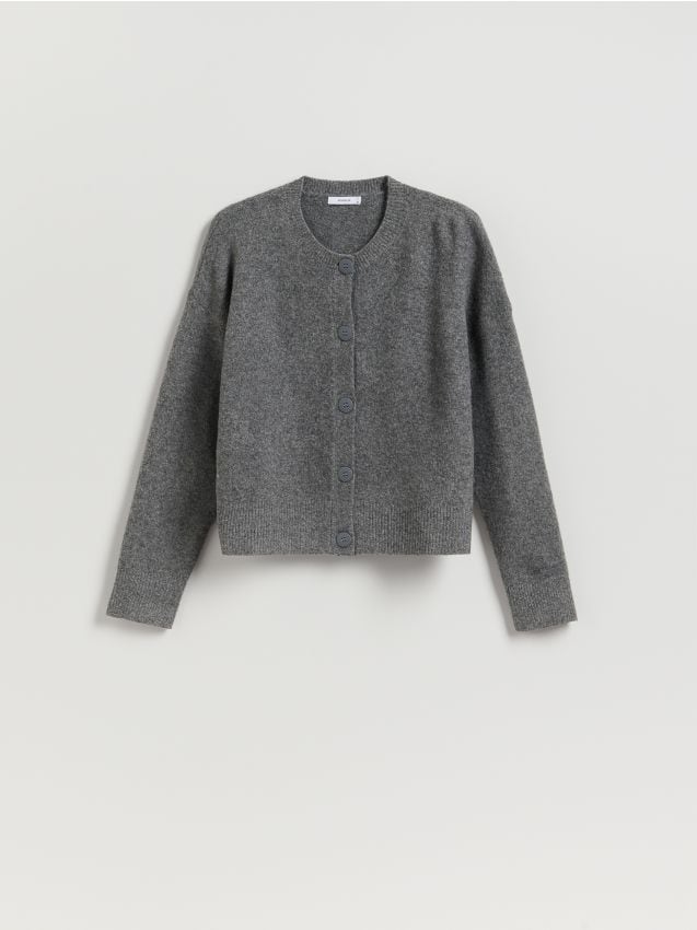 Strickjacke mit überschnittenen Schultern - RESERVED