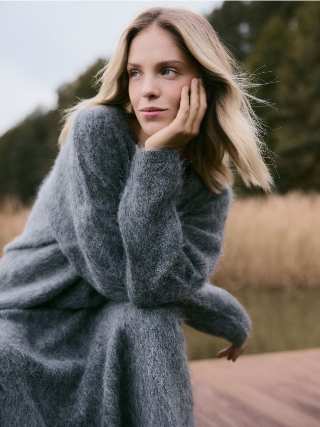 LADIES` SWEATER - RESERVED