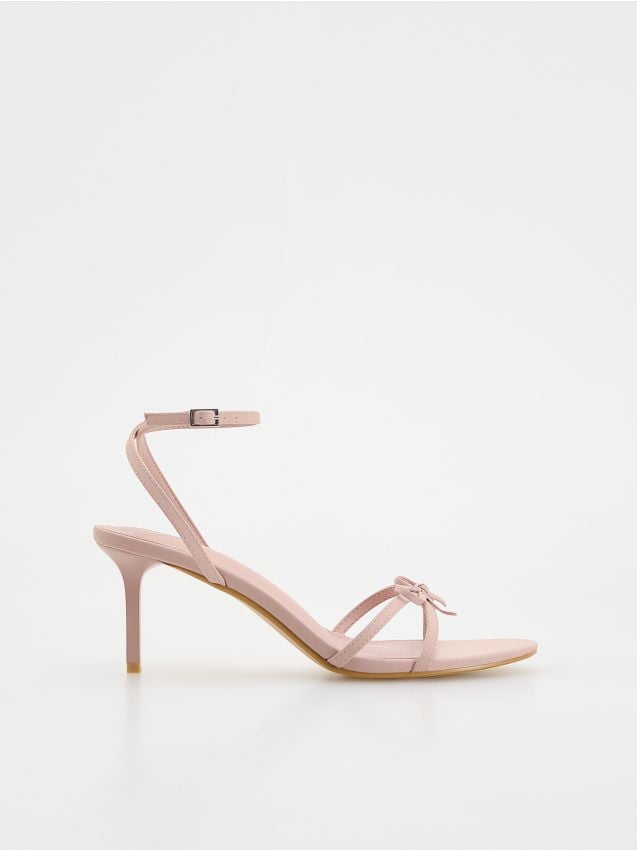 Sandals with bow - RESERVED