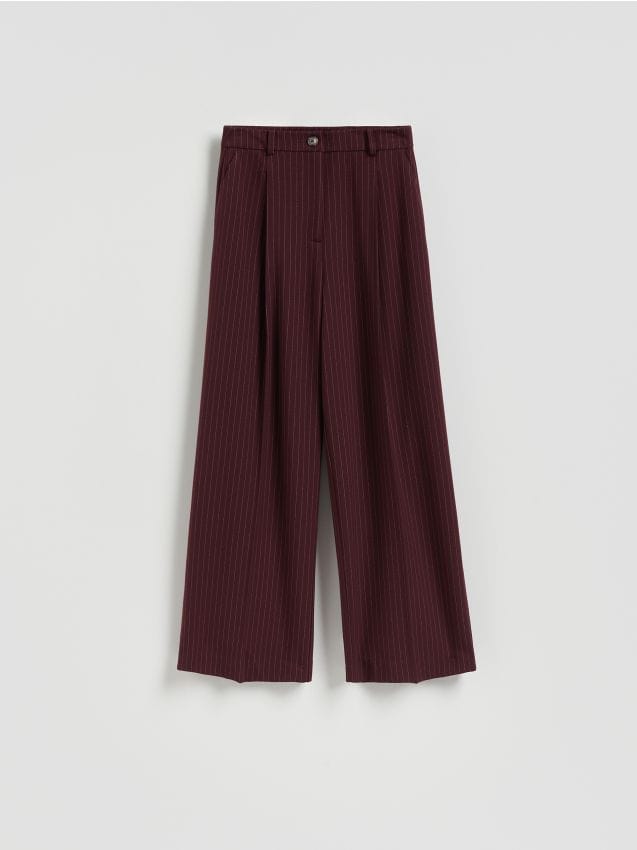 Loose trousers with crease - RESERVED