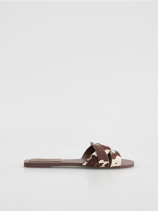 LADIES` SLIDES - RESERVED
