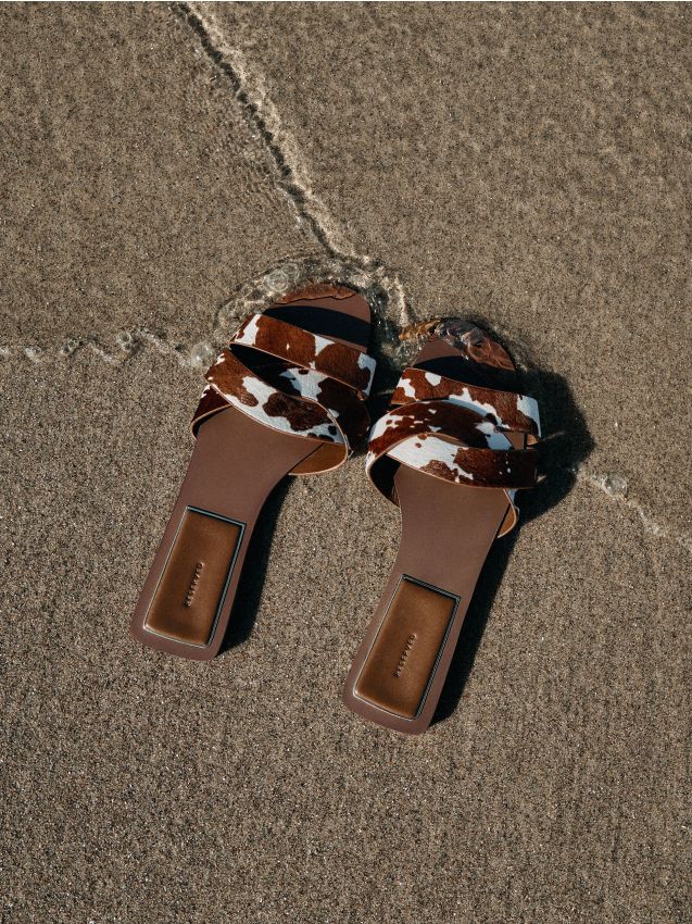 LADIES` SLIDES - RESERVED