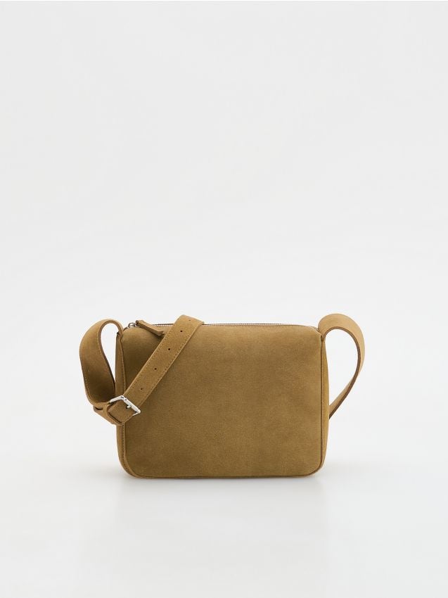 Schultertasche aus Wildleder - RESERVED
