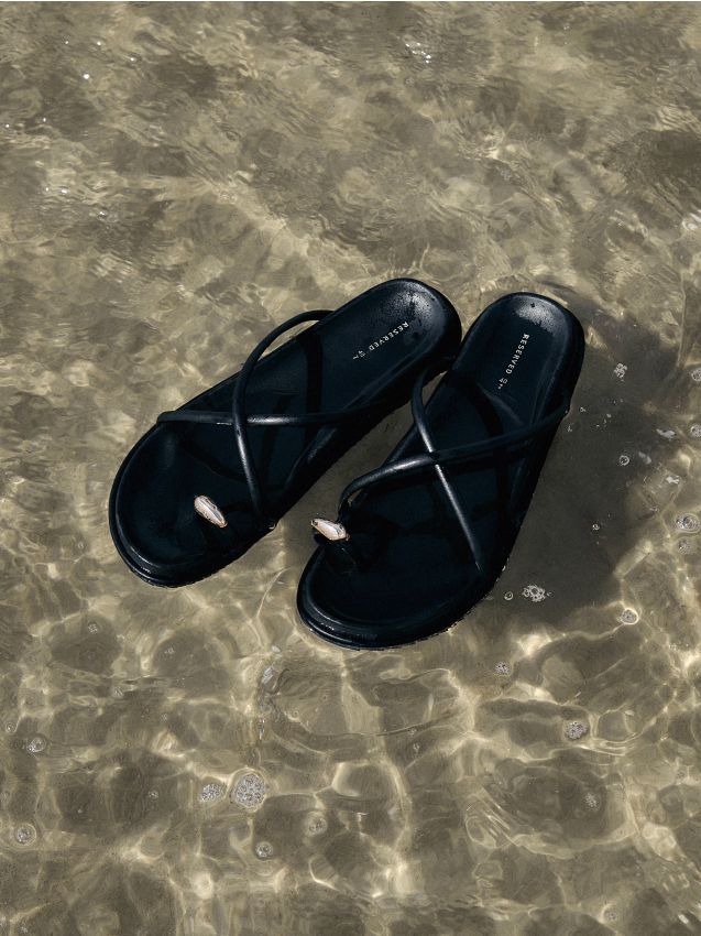 LADIES` FLIP-FLOPS - RESERVED