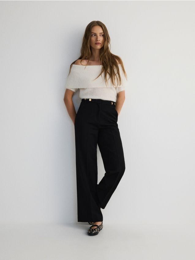 Loose trousers with crease - RESERVED