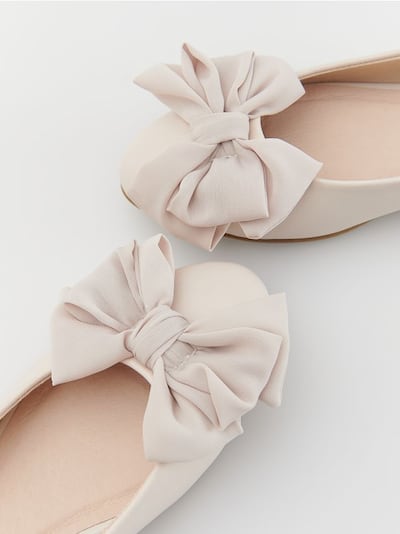 Ballerinas with bow detail