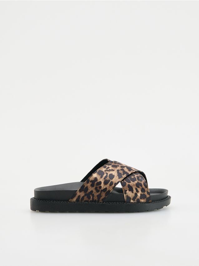 LADIES` FLIP-FLOPS - RESERVED