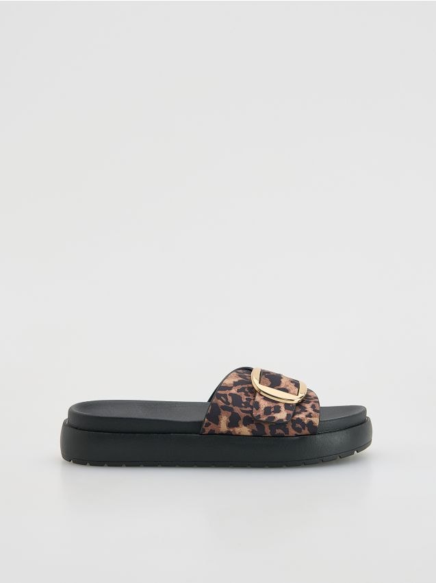 LADIES` FLIP-FLOPS - RESERVED