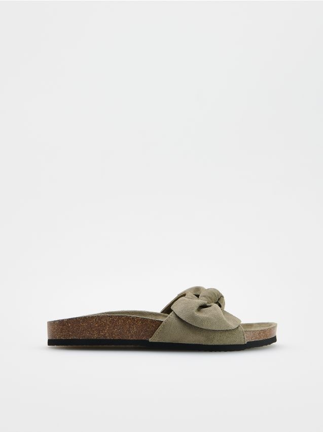 Slippers met strikjes - RESERVED