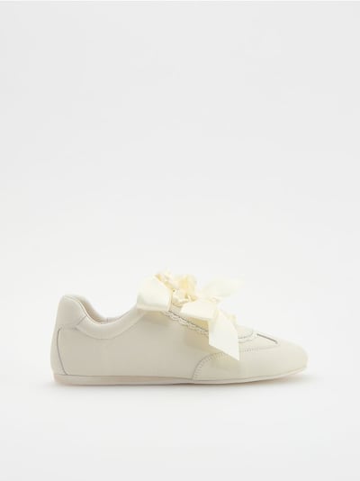 LADIES` LOAFER SHOES