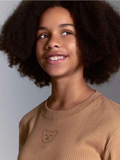 Ribbed blouse with applique