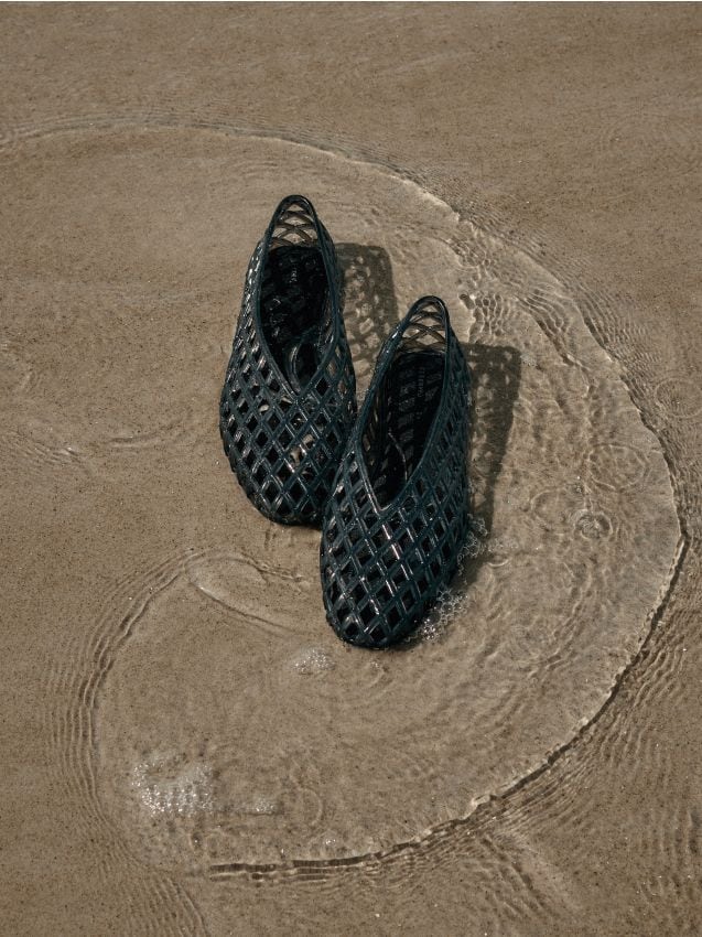 LADIES` FLIP-FLOPS - RESERVED