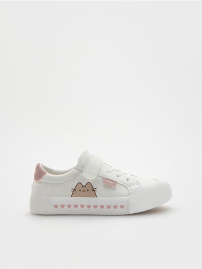 Pusheen trainers with Velcro fastening