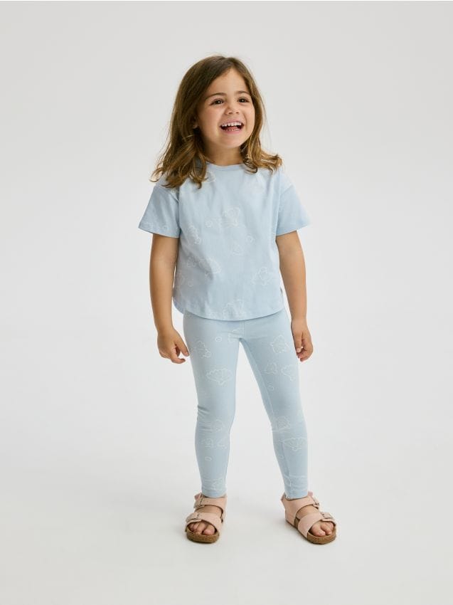 T-shirt with an asymmetrical bottom - RESERVED