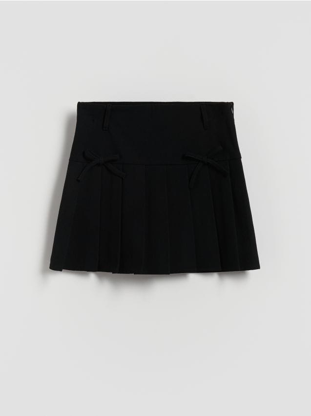 GIRLS` SKIRT - RESERVED