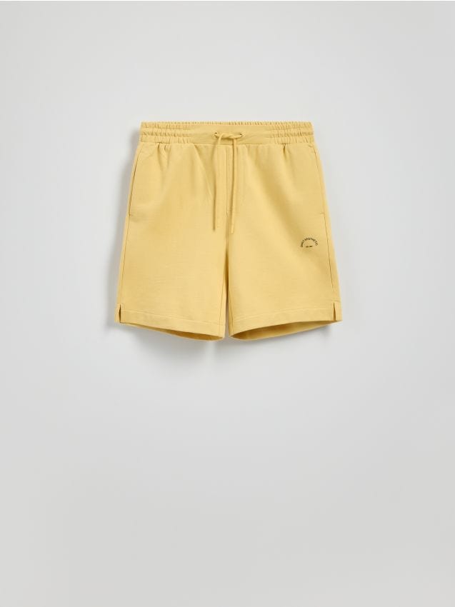 Reserved - Pantaloni scurți comfort cu conținut ridicat de bumbac - galben-deschis