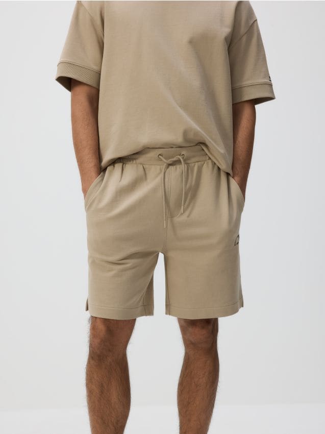 Comfort short met hoog katoengehalte - RESERVED