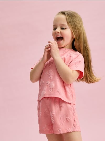 GIRLS` T-SHIRT & SHORTS
