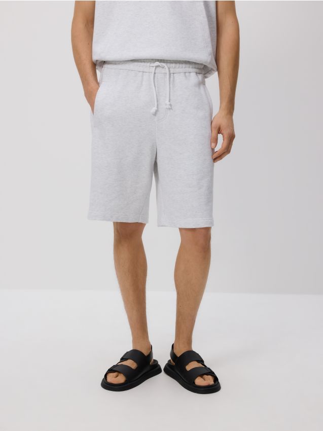 Reserved - Pantaloni scurți de trening - gri deschis Reserved - Pantaloni scurți de trening - gri deschis