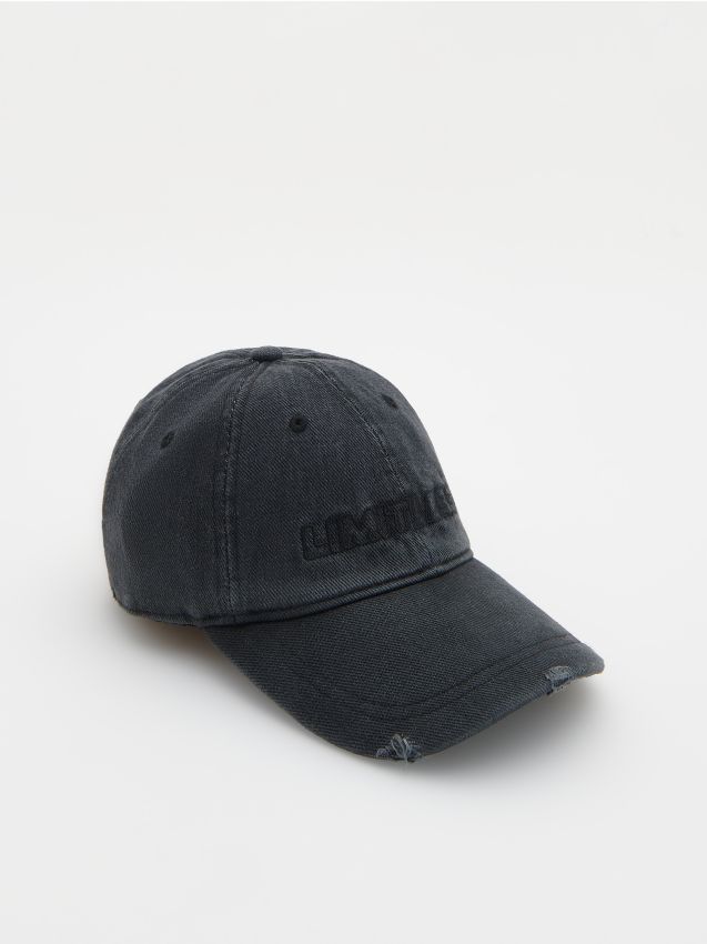 Baseball cap with embroidery - RESERVED