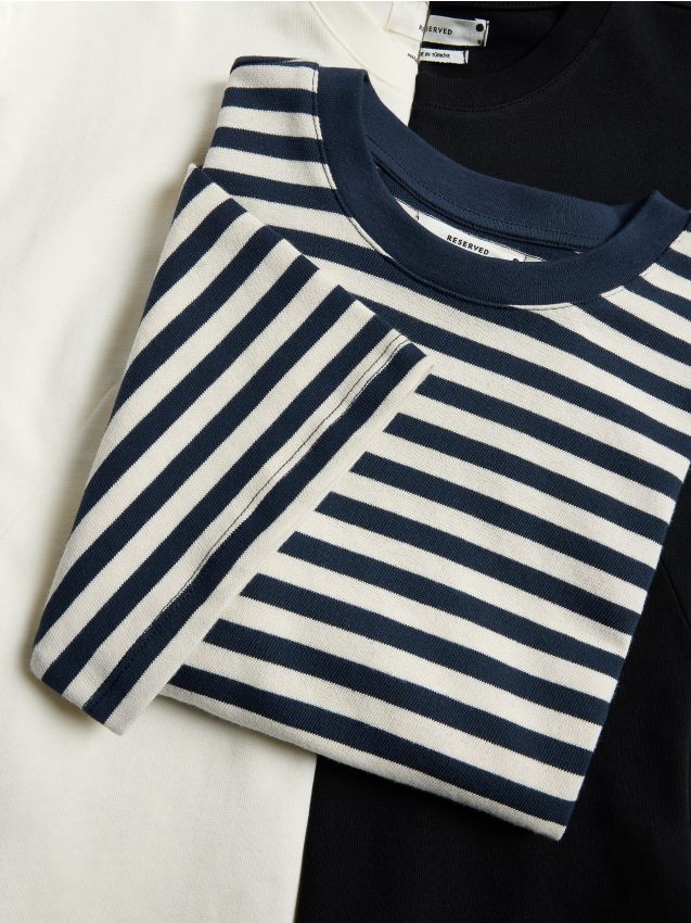 Waist-fitted T-shirt - RESERVED