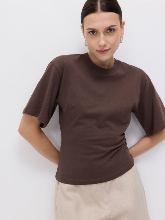 Waist-fitted T-shirt - RESERVED