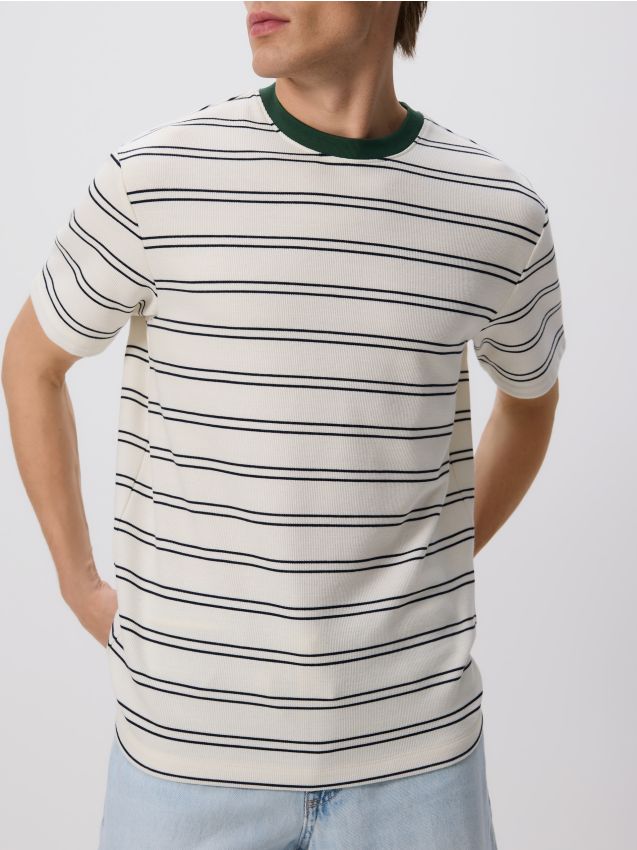 Triibuline T-särk comfort fit - RESERVED